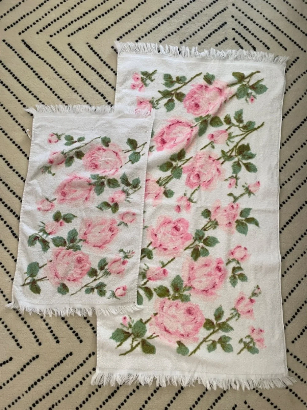 set of 2 vintage floral towels bath towel Cannon